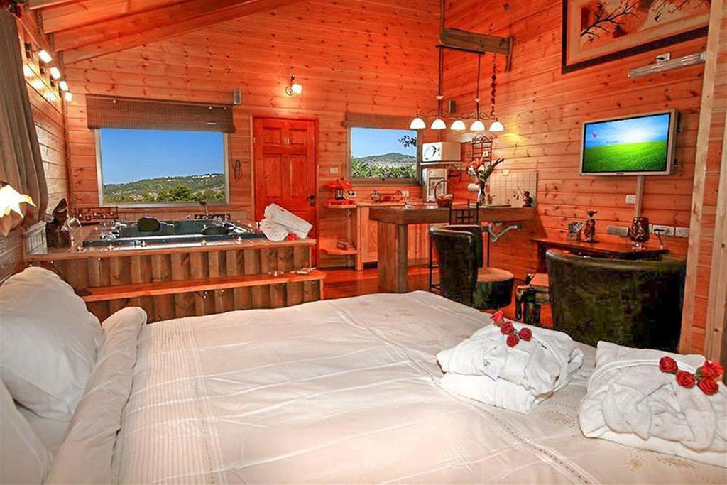 Between Sunrise And Sunset Suites Ya'ara Esterno foto